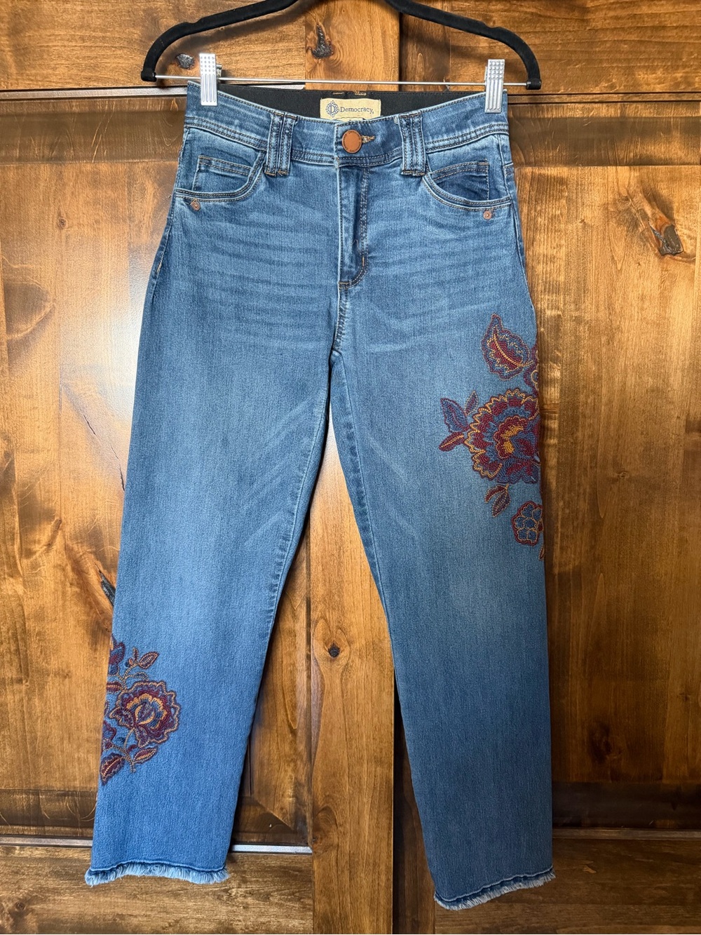 Democracy Ab Technology Medium Blue Cropped Jeans with Floral Embroidery Sz 2 - Picture 5 of 11